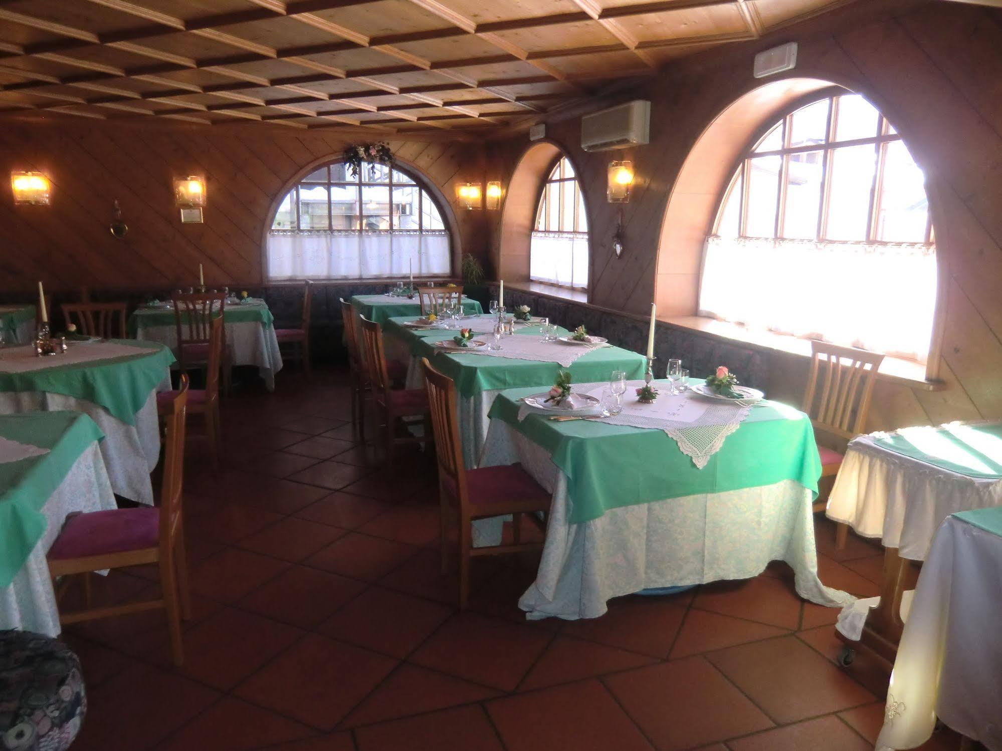 Hotel Alemagna Сан-Вито-ди-Кадоре Экстерьер фото